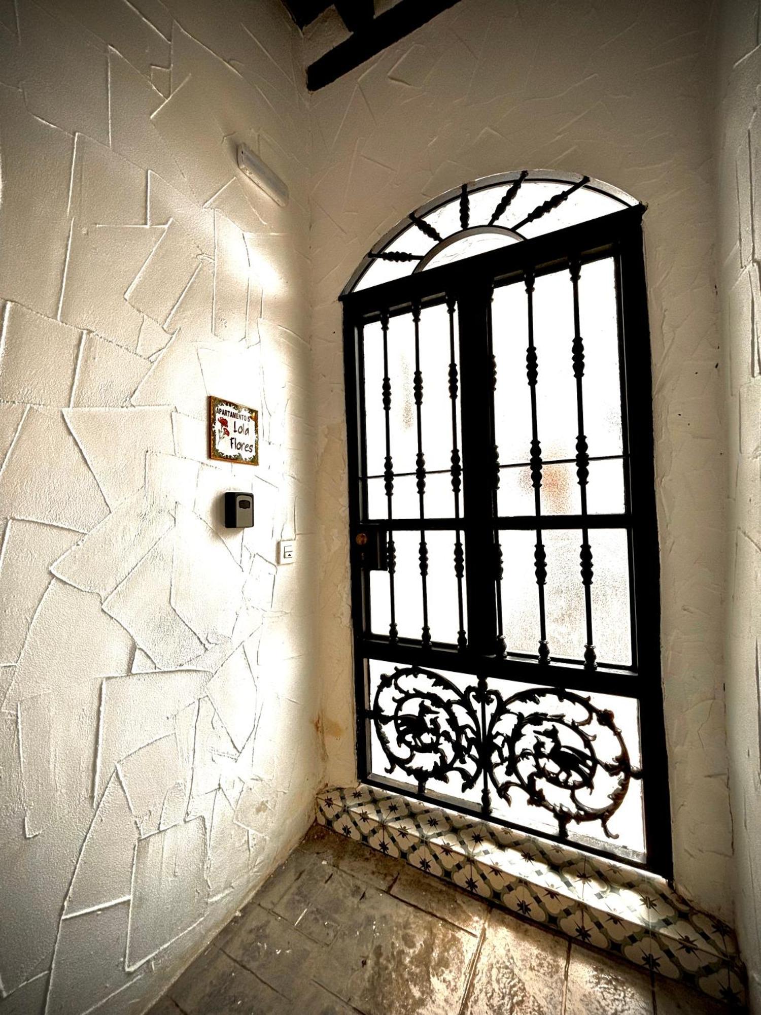 Apartamento La Lola - Patio Privado Херес-де-ла-Фронтера Екстер'єр фото